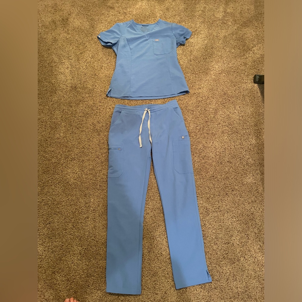 Figs Women's Scrub Set in Light Blue - Top & Drawstring Pants